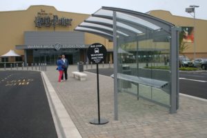 Trend Bus Shelter, Warner BroS (2)